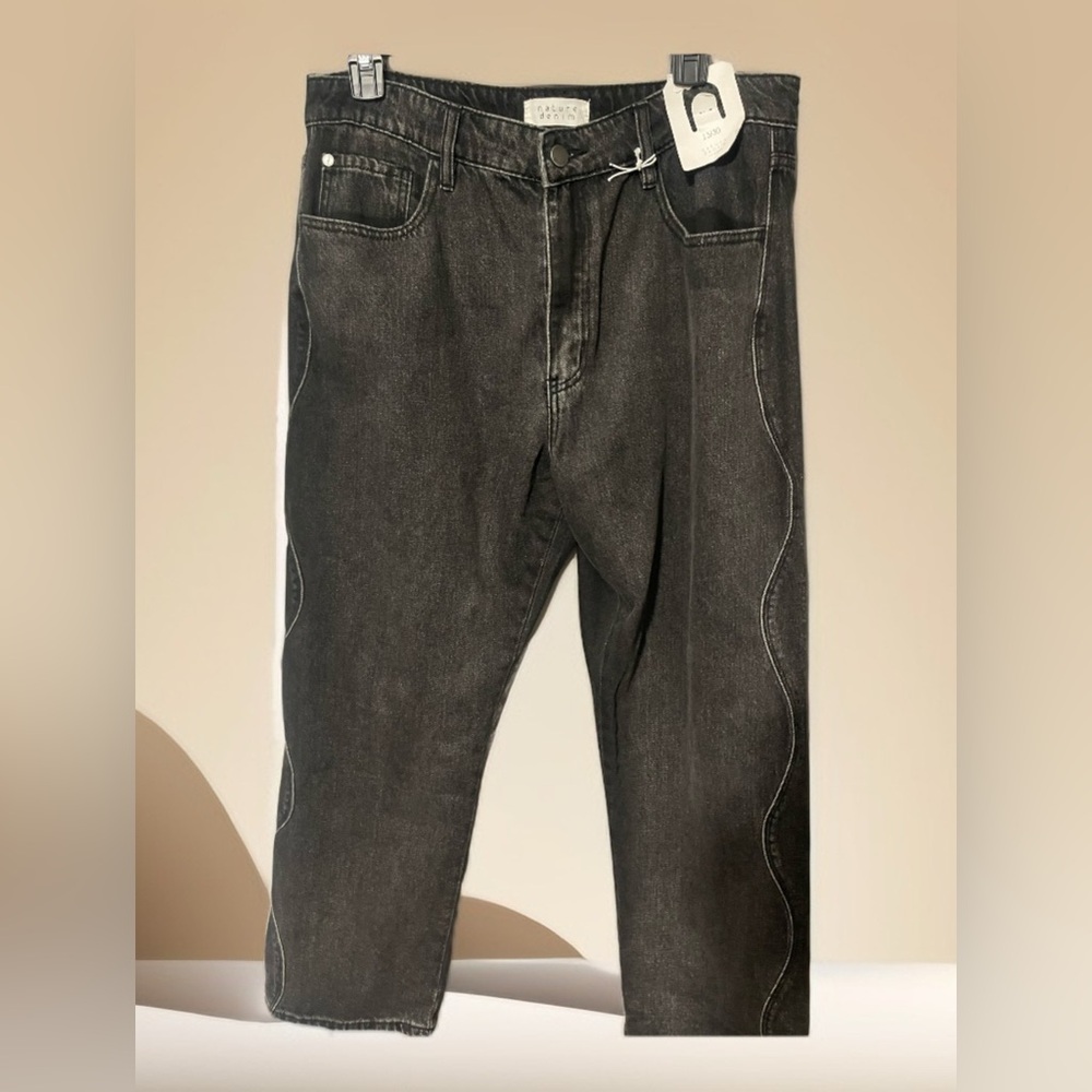 Women's Black Cropped Jeans with Wave Detail